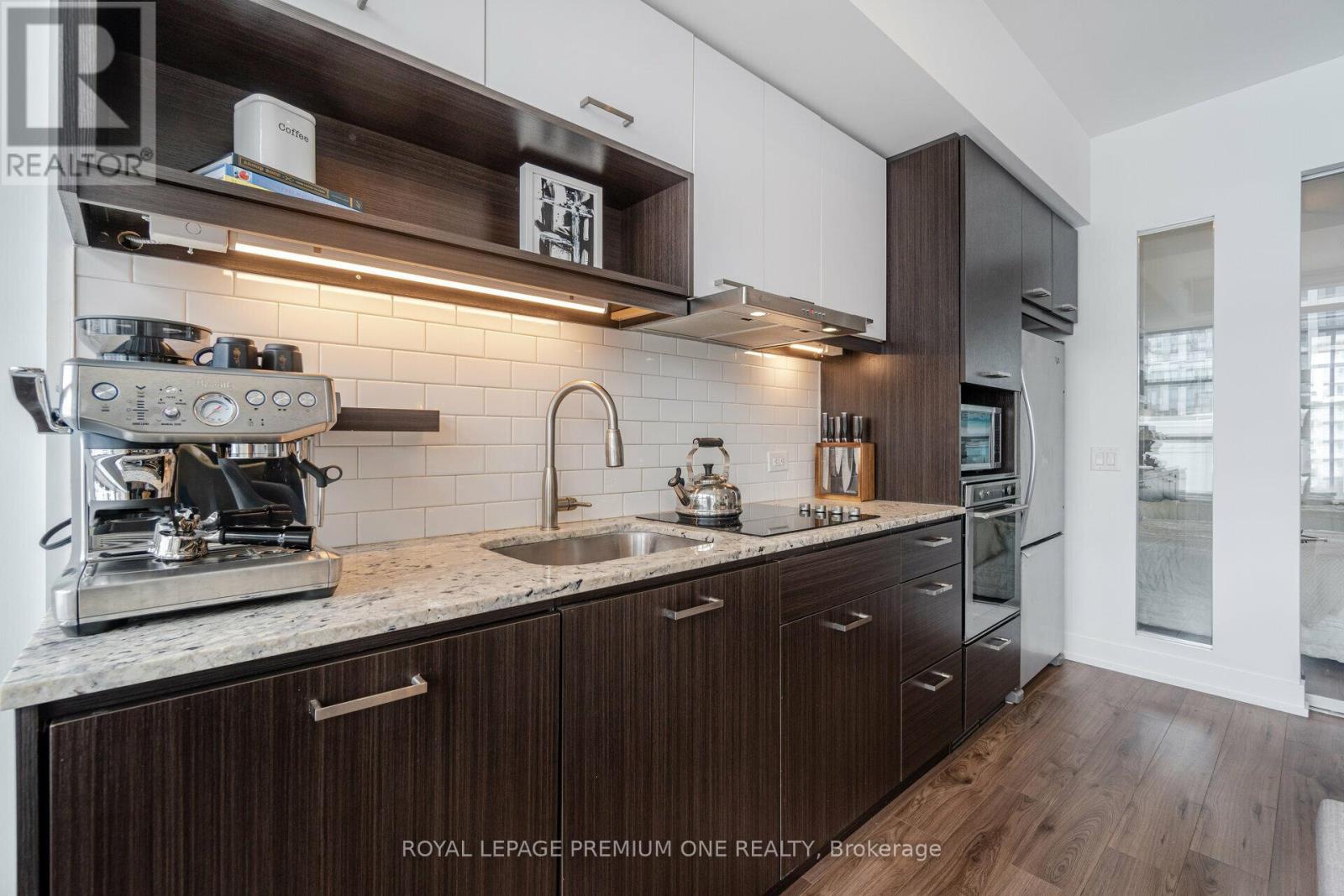Photo 7 of 209 170 Chiltern Hill Road, Toronto ON