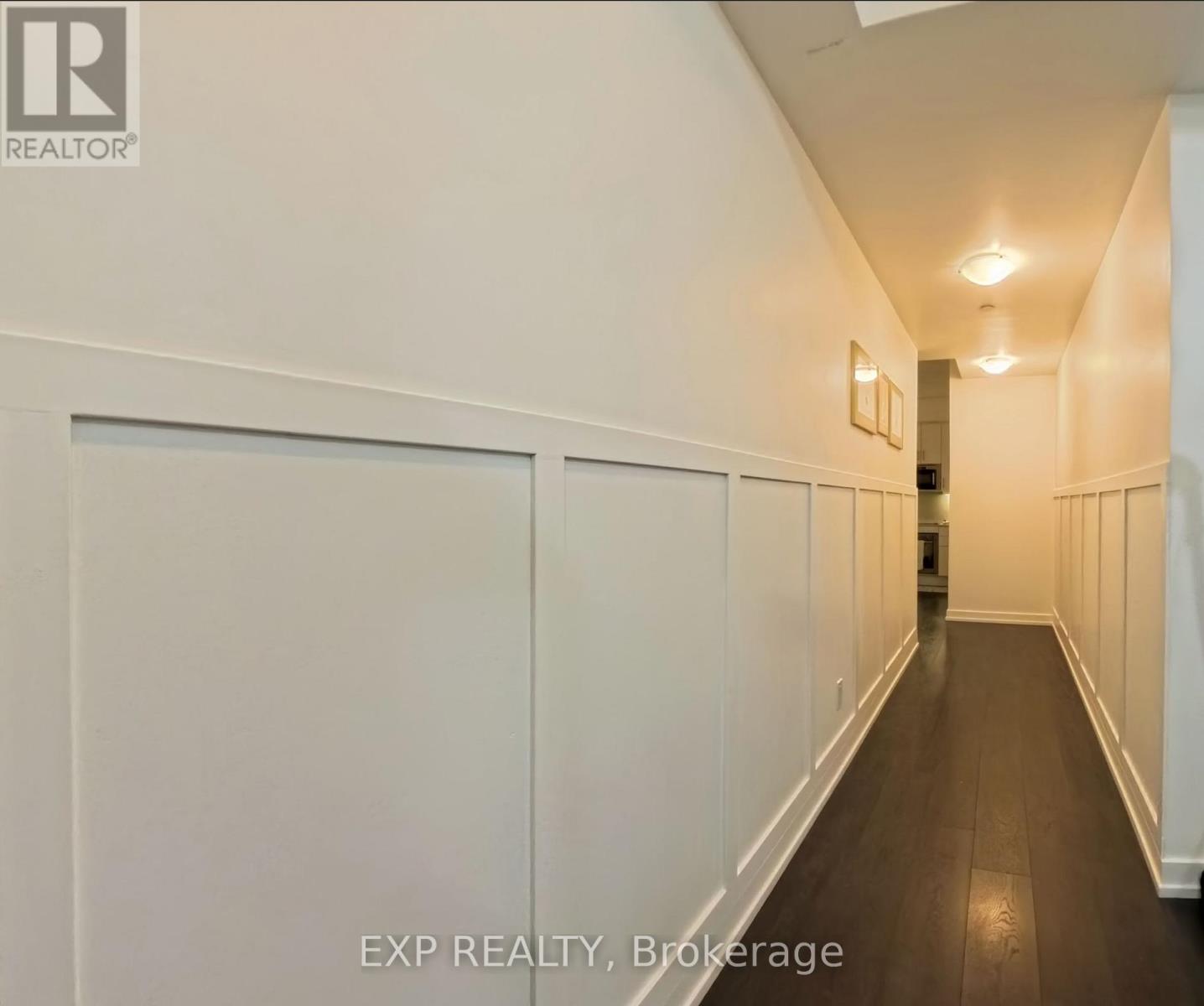 Photo 7 of 608 297 College Street, Toronto ON