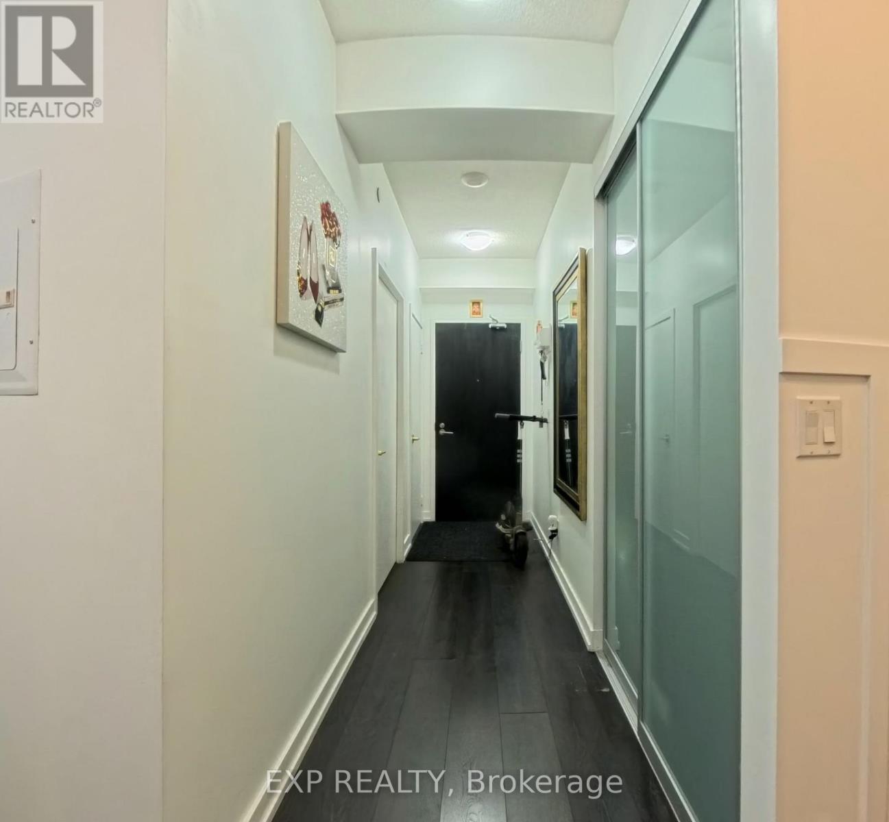 Photo 9 of 608 297 College Street, Toronto ON