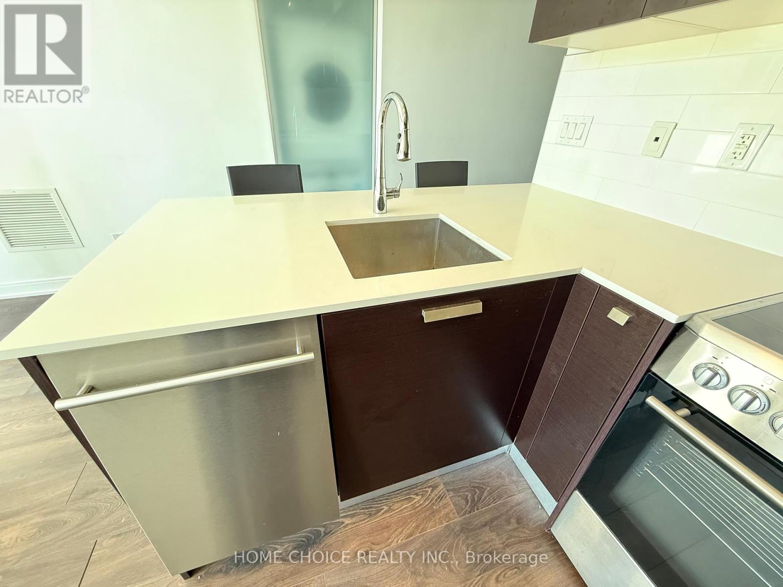 Photo 10 of 1405 42 Charles Street E, Toronto ON