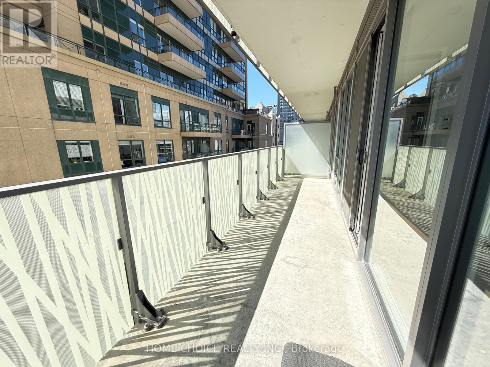 Photo 18 of 1405 42 Charles Street E, Toronto ON