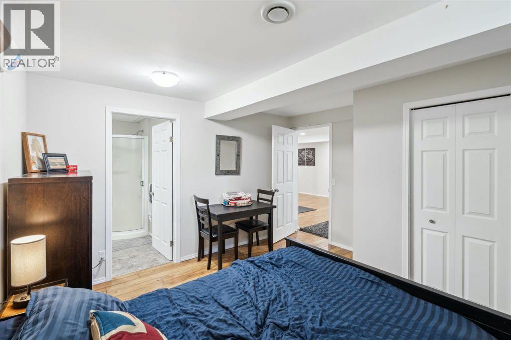 Photo 38 of 79 Woodbrook Road Sw, Calgary AB