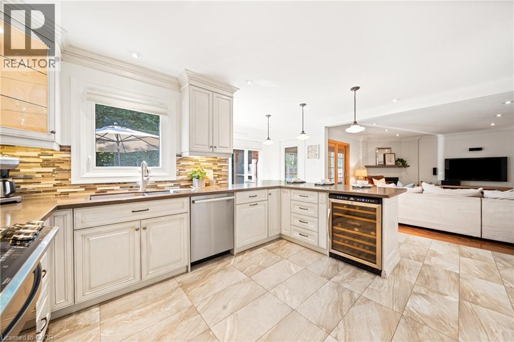 Photo 12 of 1246 Old Carriage Way, Oakville ON