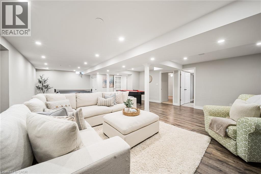 Photo 39 of 1246 Old Carriage Way, Oakville ON