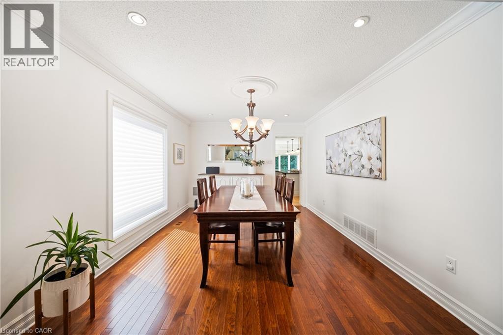Photo 8 of 1246 Old Carriage Way, Oakville ON