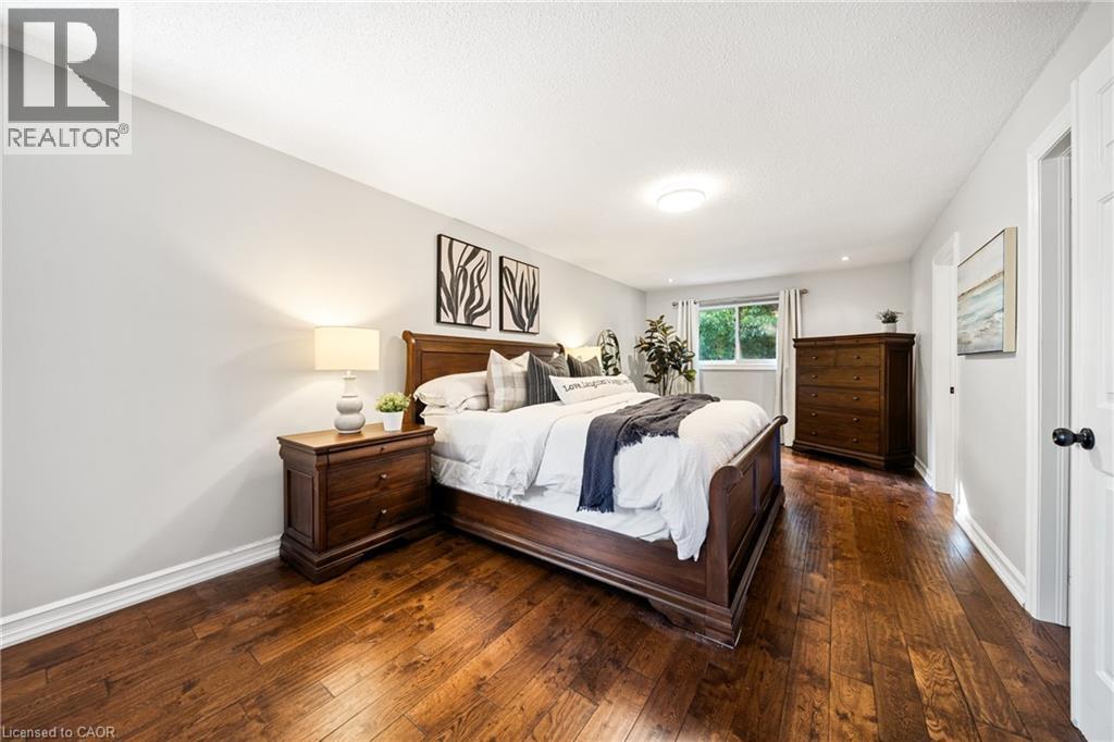 Photo 25 of 1246 Old Carriage Way, Oakville ON