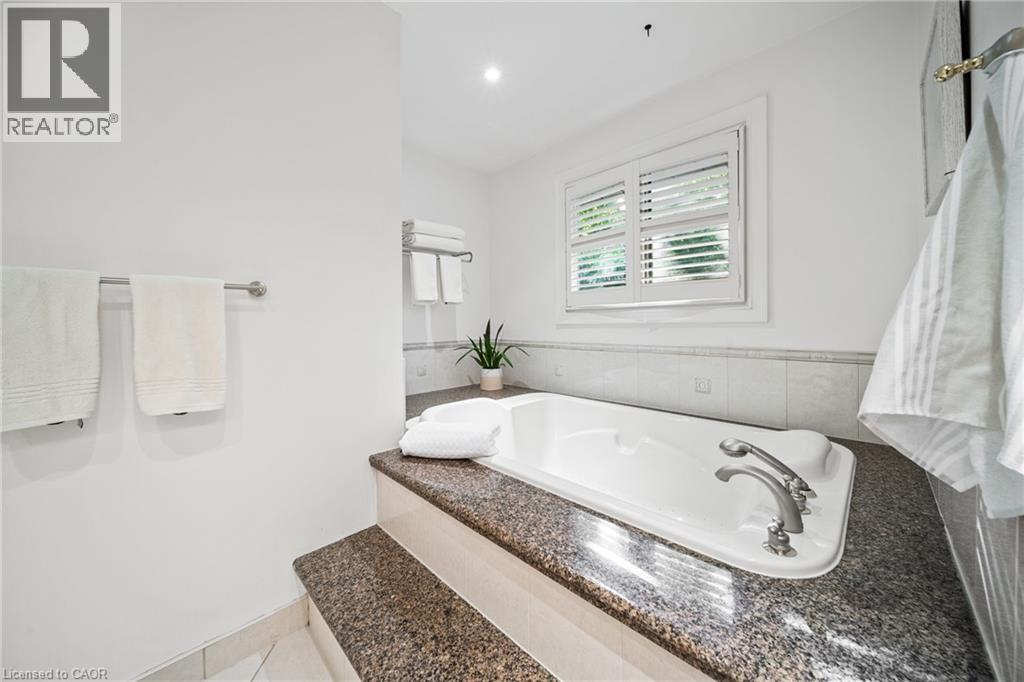 Photo 29 of 1246 Old Carriage Way, Oakville ON