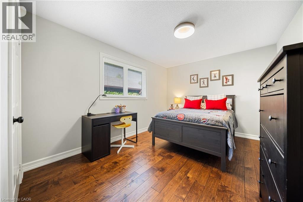 Photo 32 of 1246 Old Carriage Way, Oakville ON
