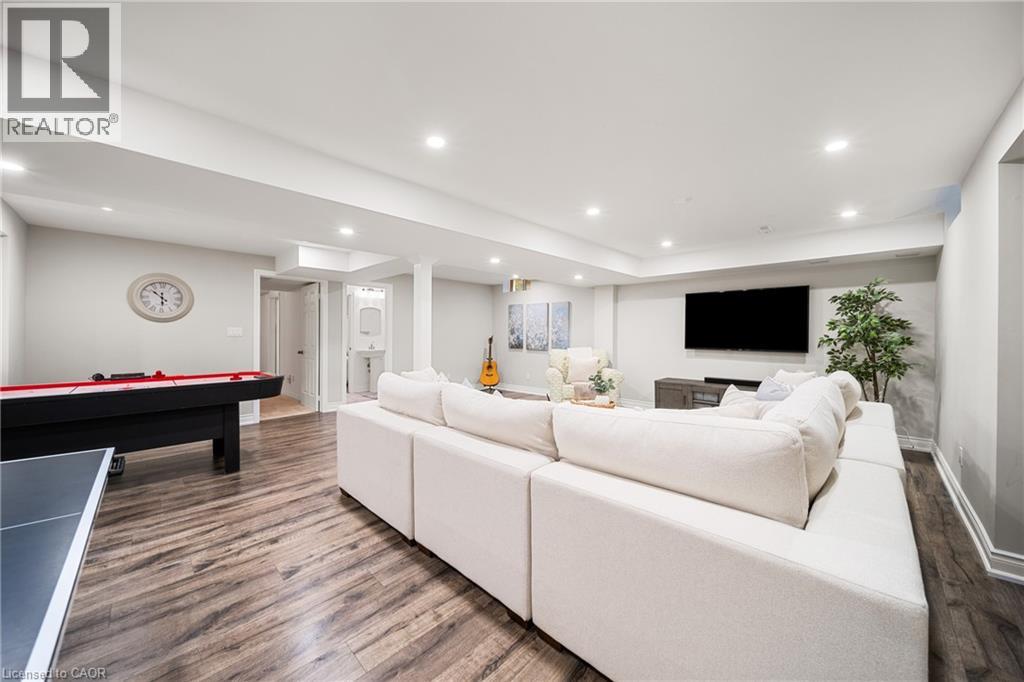 Photo 38 of 1246 Old Carriage Way, Oakville ON