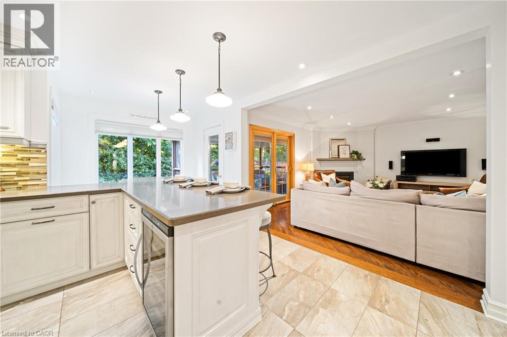 Photo 17 of 1246 Old Carriage Way, Oakville ON