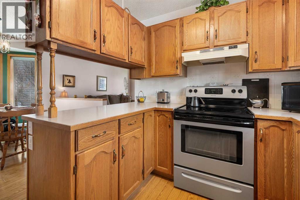Photo 11 of 45 Costa Mesa Close Ne, Calgary AB