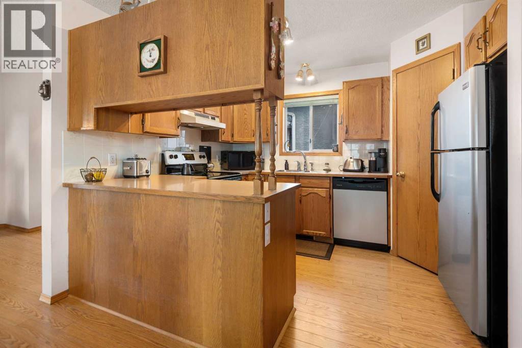 Photo 13 of 45 Costa Mesa Close Ne, Calgary AB