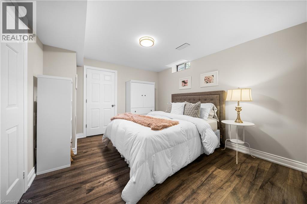 Photo 42 of 1246 Old Carriage Way, Oakville ON