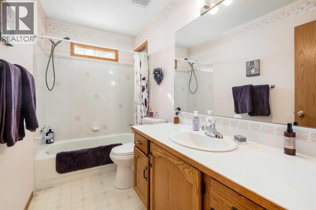 Photo 22 of 45 Costa Mesa Close Ne, Calgary AB