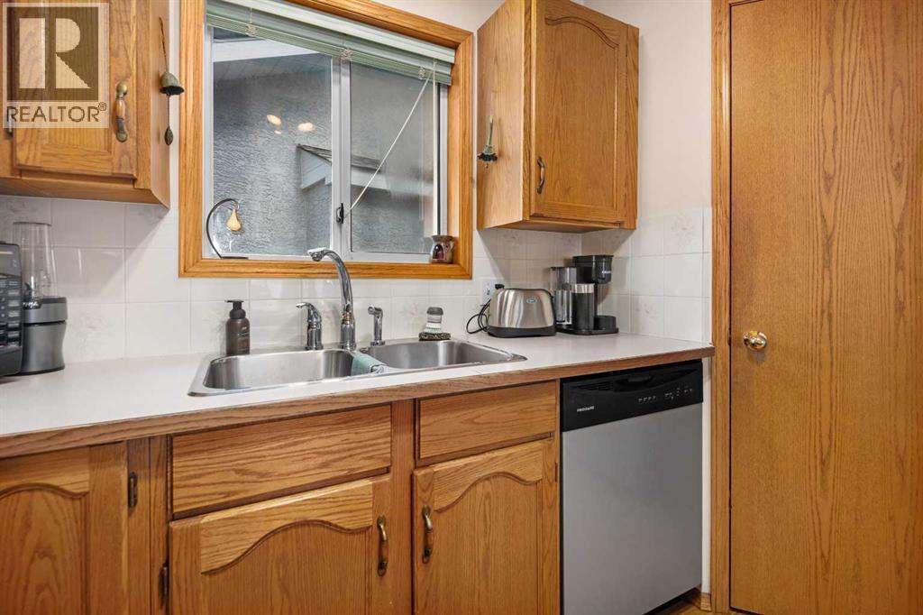 Photo 12 of 45 Costa Mesa Close Ne, Calgary AB