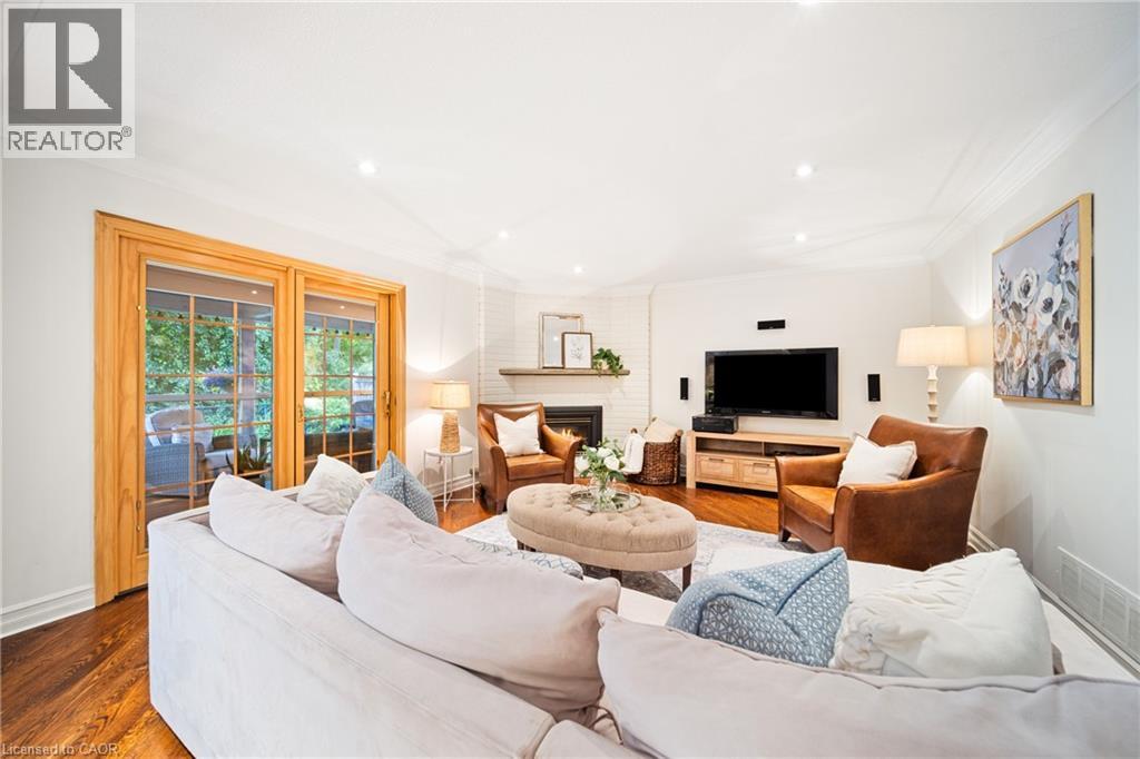 Photo 18 of 1246 Old Carriage Way, Oakville ON