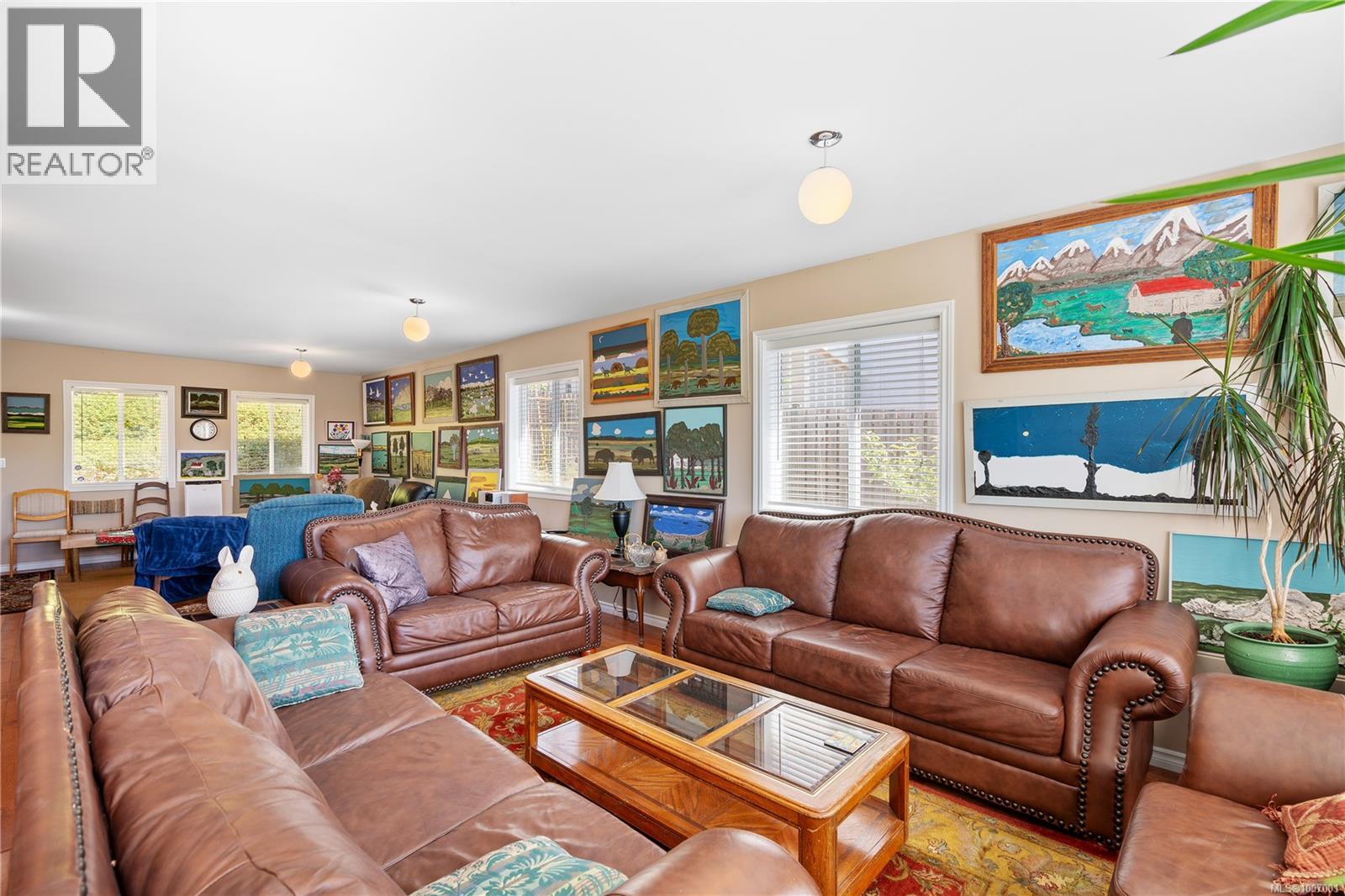 854 Royal Oak Ave, Saanich
