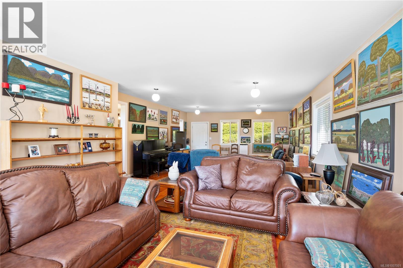 854 Royal Oak Ave, Saanich