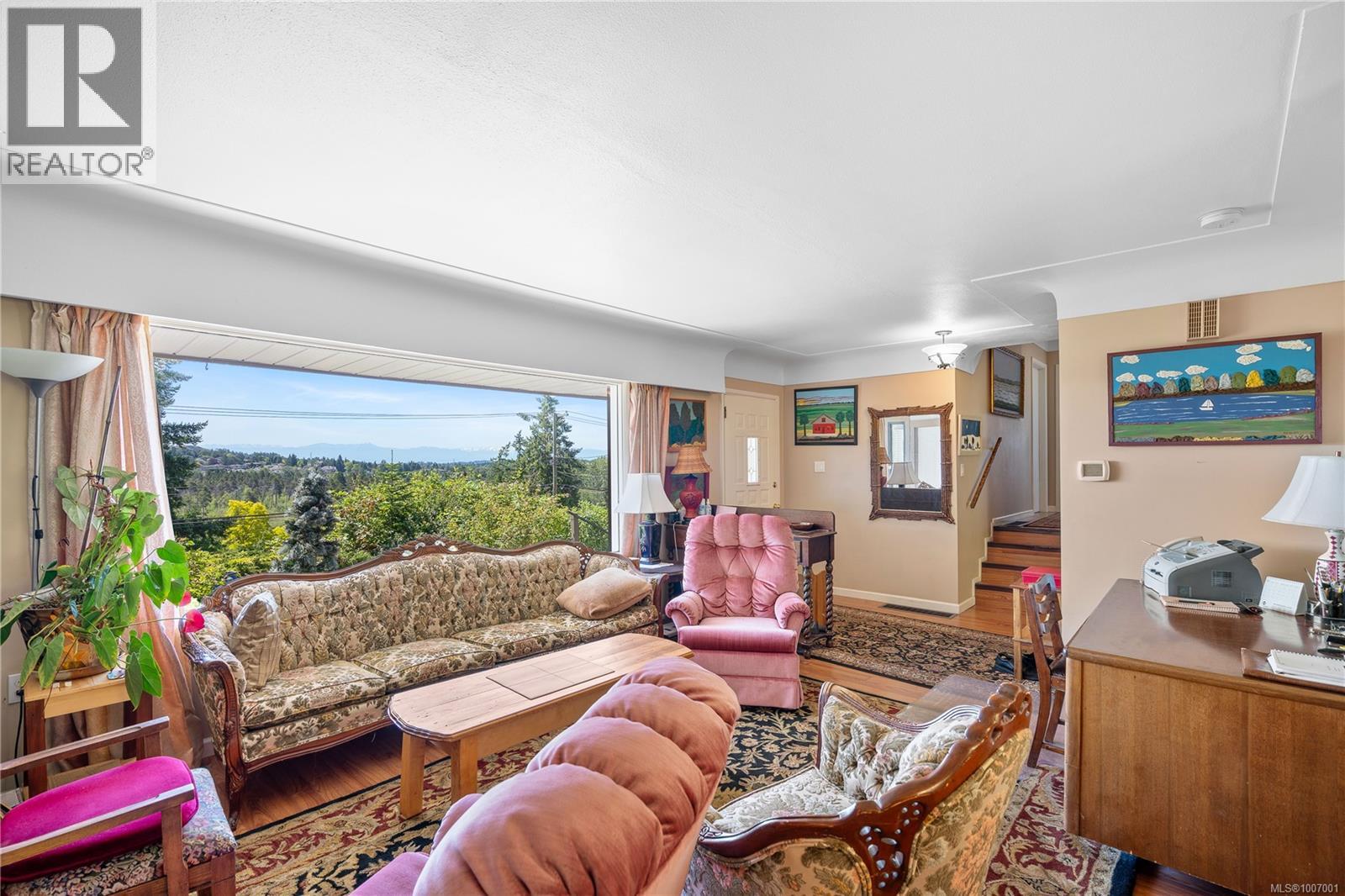 854 Royal Oak Ave, Saanich