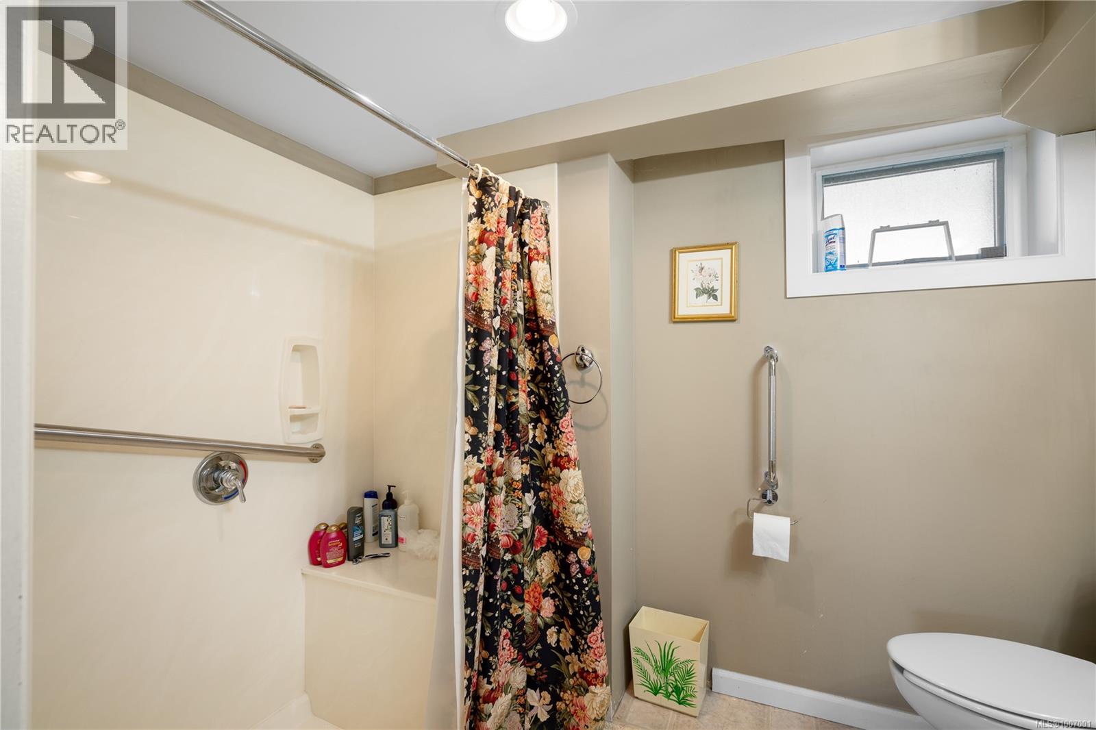854 Royal Oak Ave, Saanich