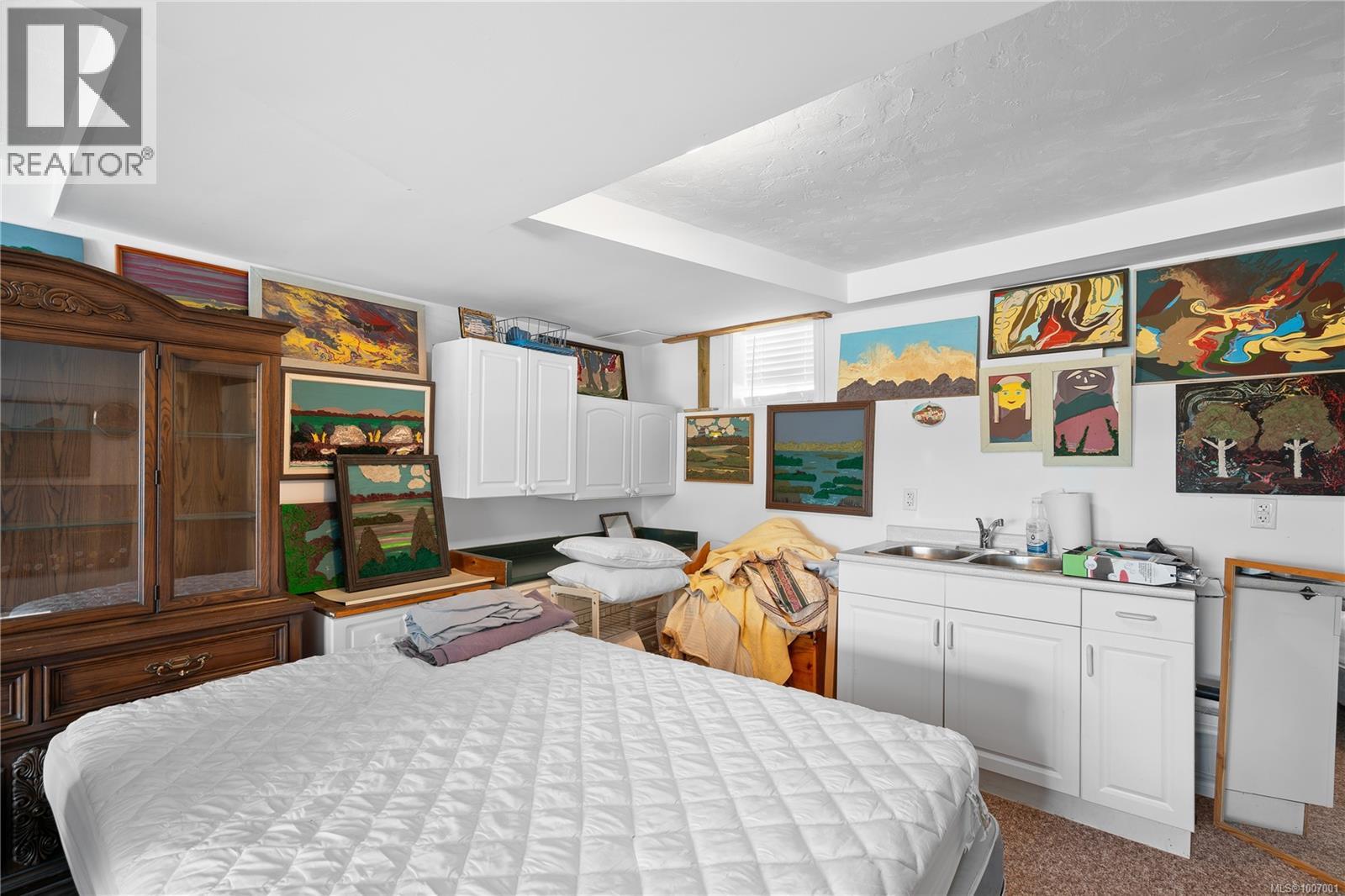 854 Royal Oak Ave, Saanich