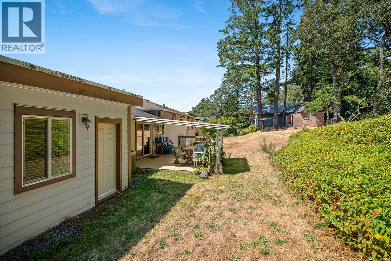 854 Royal Oak Ave, Saanich