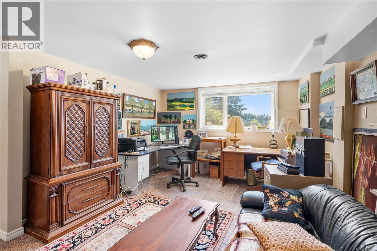 854 Royal Oak Ave, Saanich