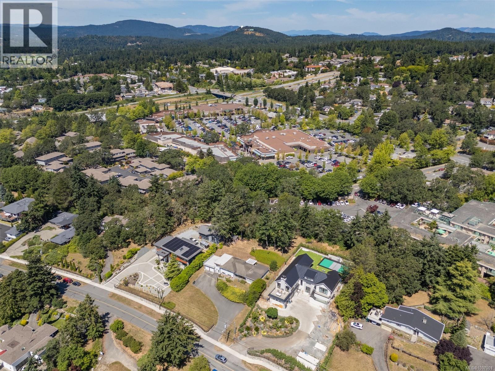 854 Royal Oak Ave, Saanich