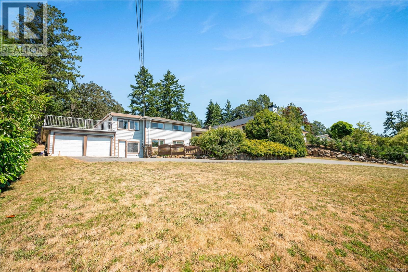 854 Royal Oak Ave, Saanich