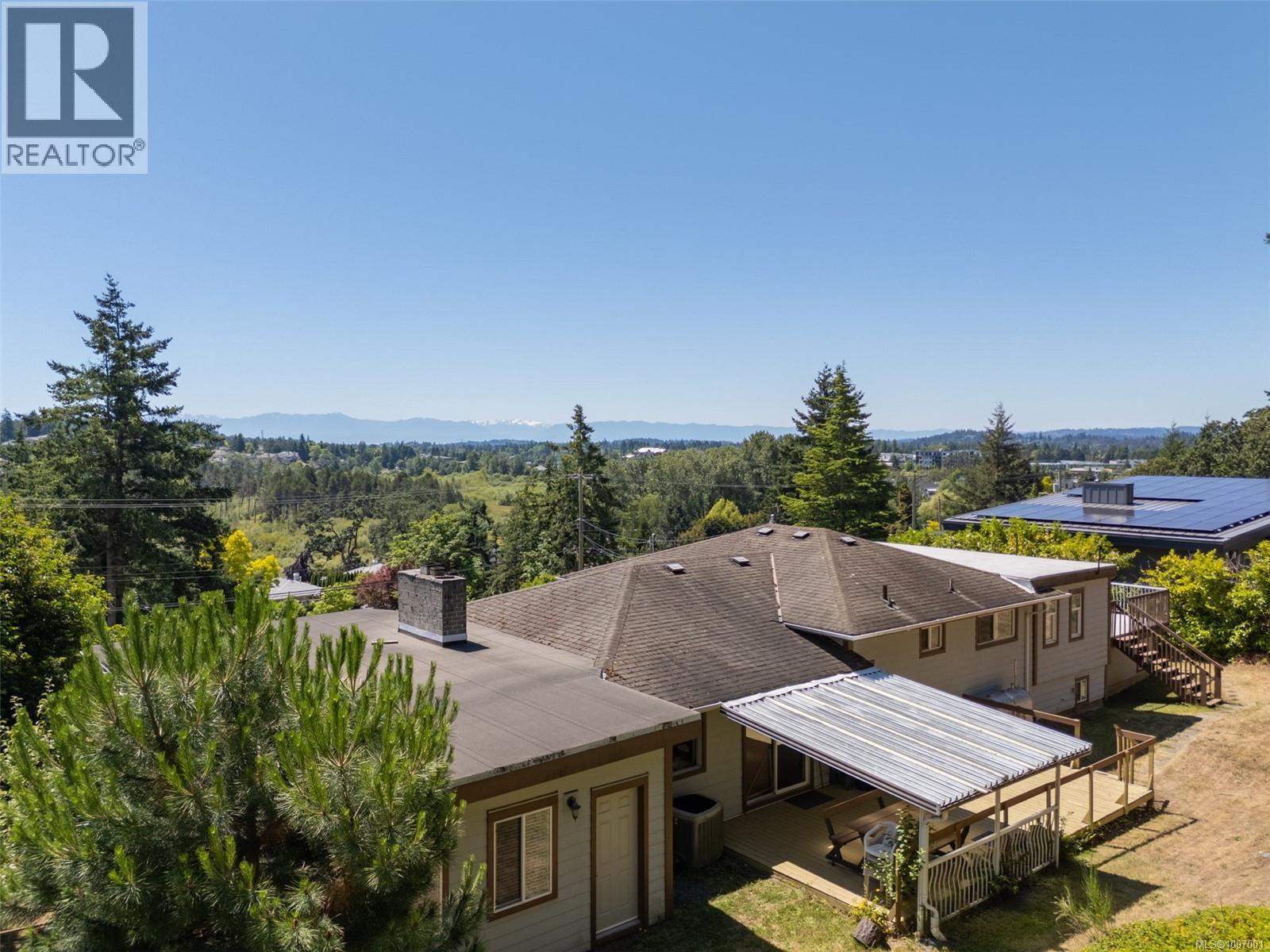 854 Royal Oak Ave, Saanich