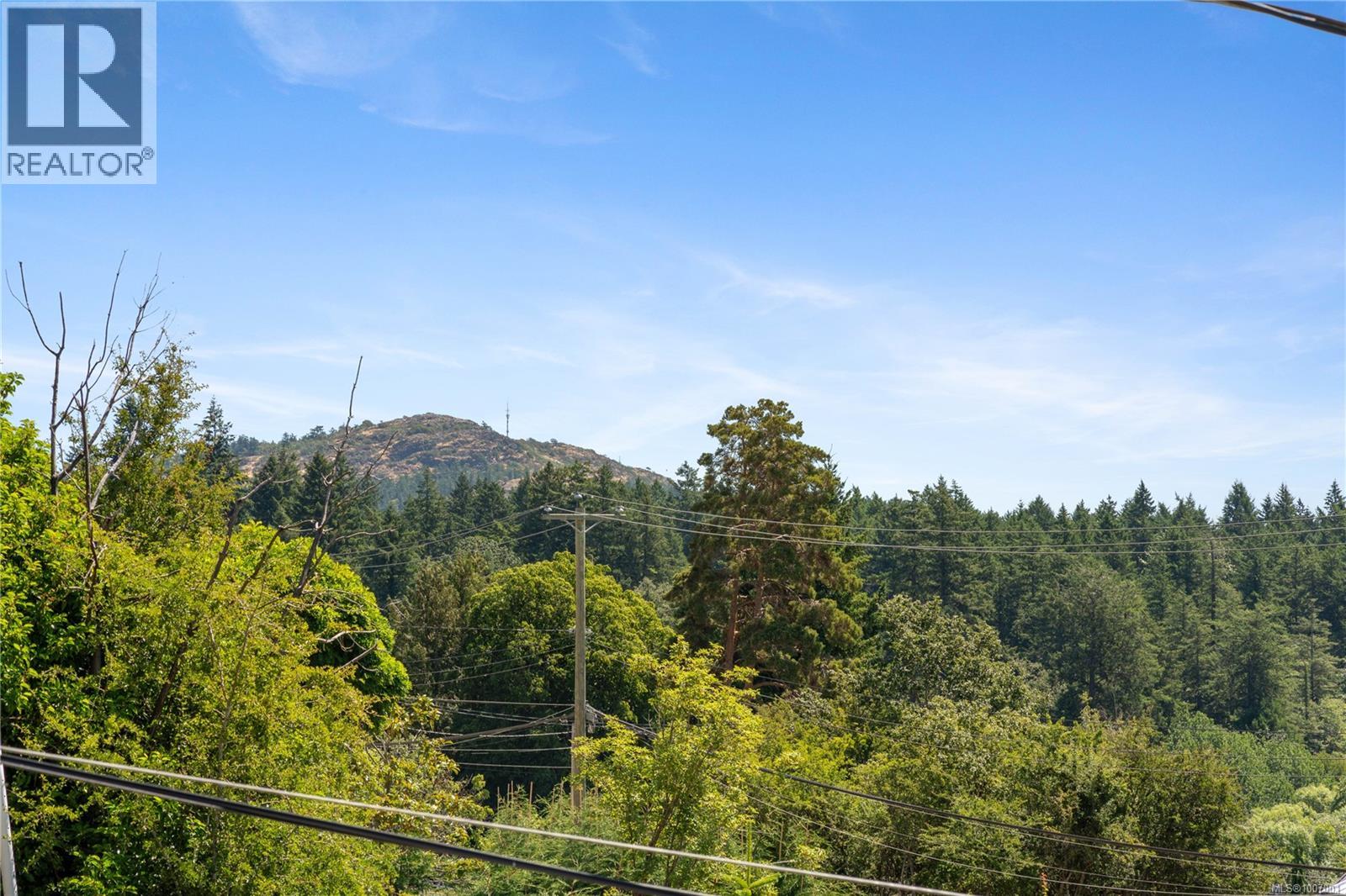 854 Royal Oak Ave, Saanich