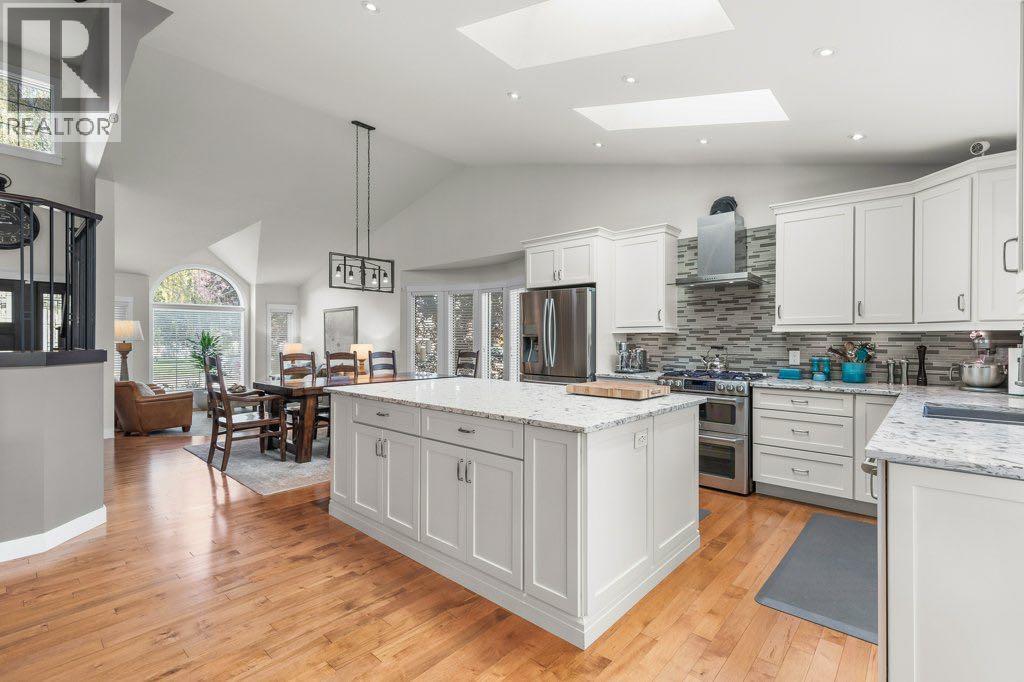 Photo 10 of 243 Country Hills Close Nw, Calgary AB