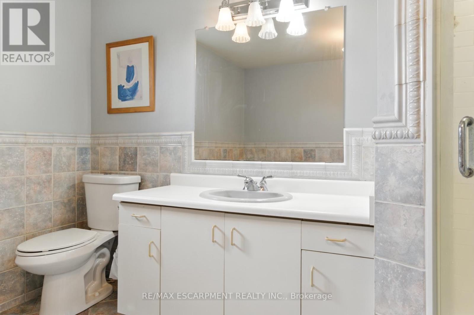 Photo 26 of 580 Deerhurst Drive, Burlington ON
