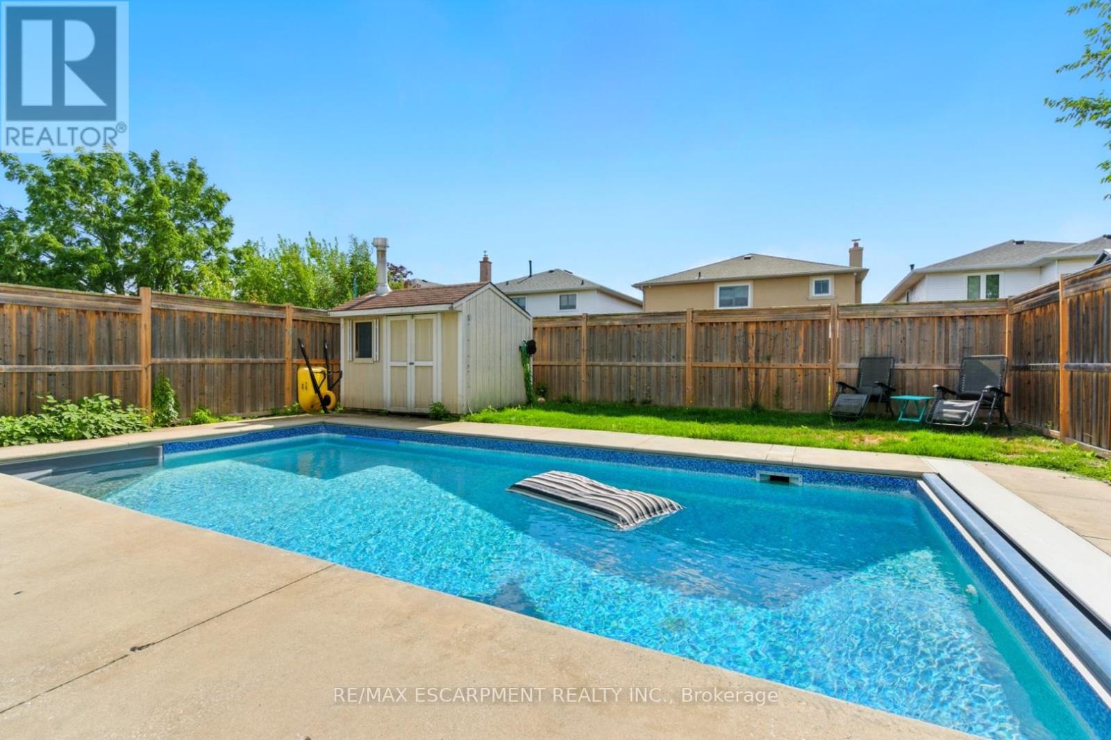 Photo 39 of 580 Deerhurst Drive, Burlington ON