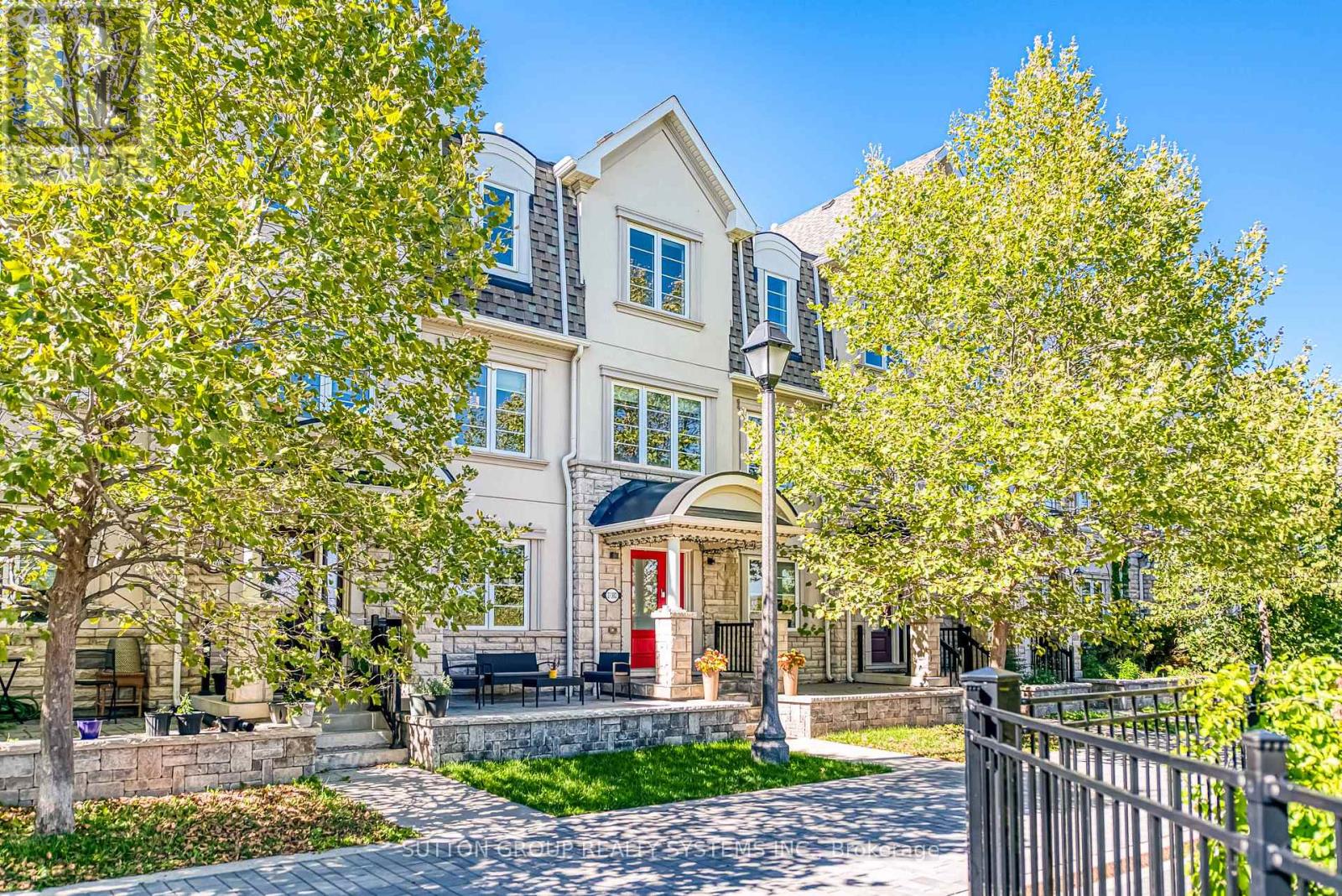 Photo 1 of 27 3002 Preserve Drive, Oakville ON
