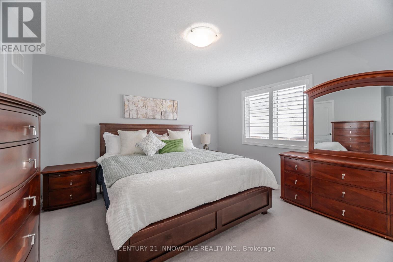 Photo 7 of 909 Asleton Boulevard, Milton ON