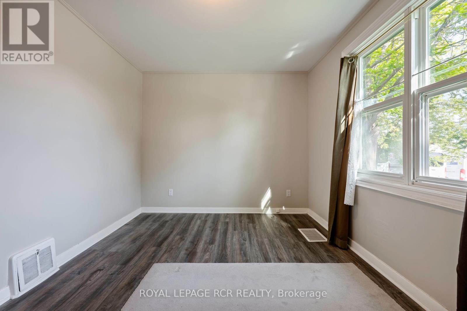 Photo 16 of 90 John Street, Orangeville ON