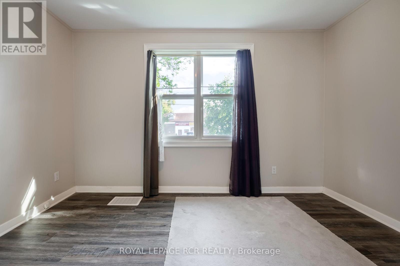 Photo 17 of 90 John Street, Orangeville ON