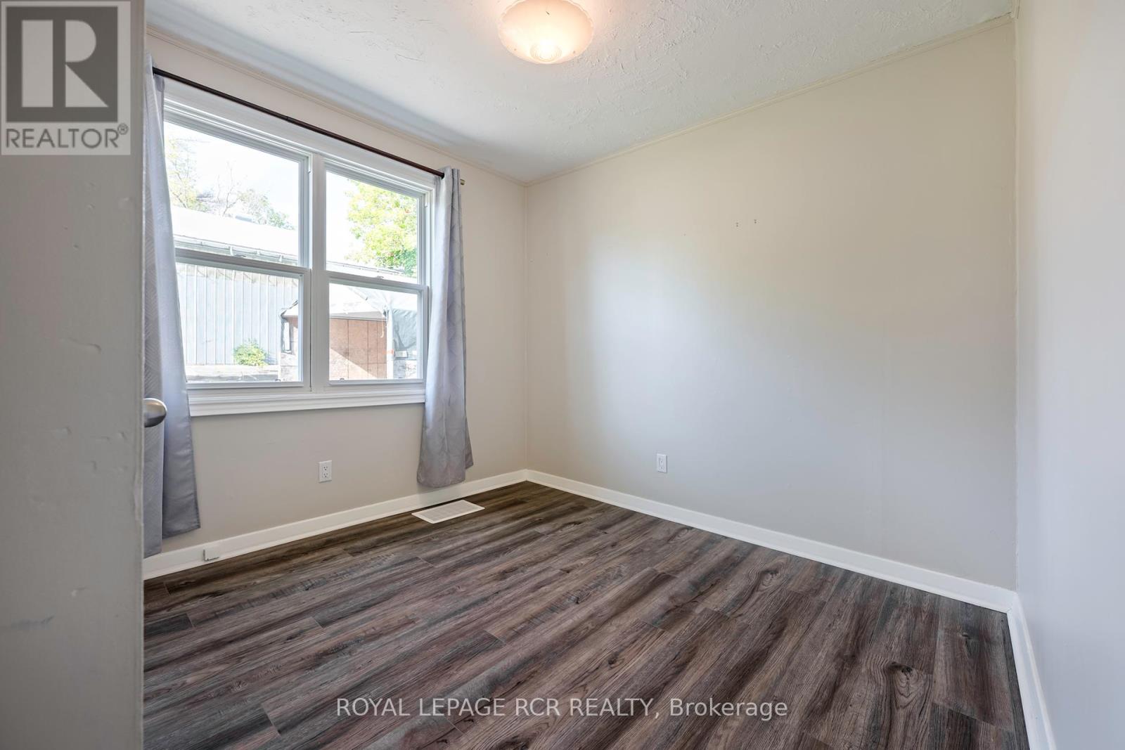 Photo 20 of 90 John Street, Orangeville ON