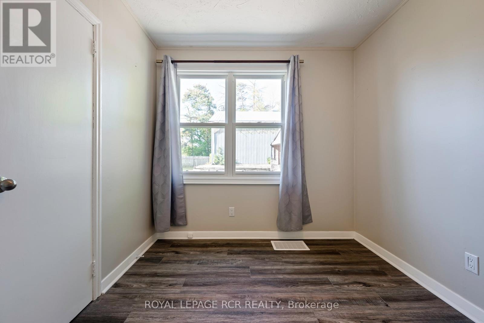 Photo 21 of 90 John Street, Orangeville ON