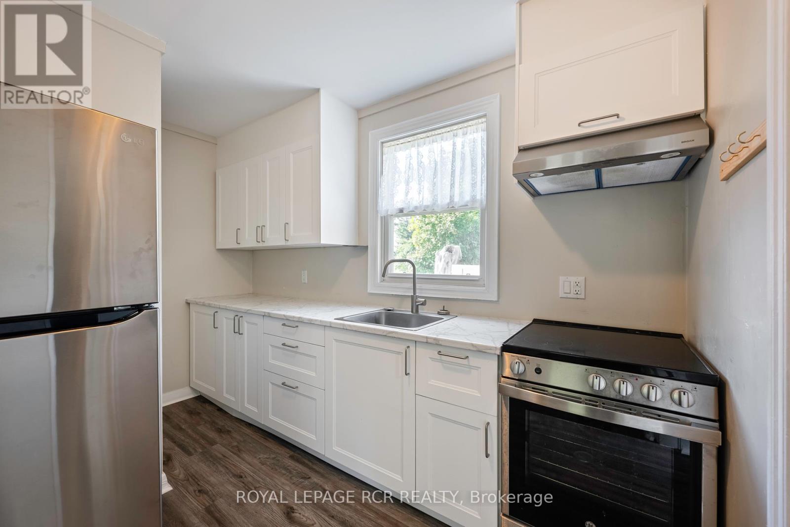 Photo 8 of 90 John Street, Orangeville ON