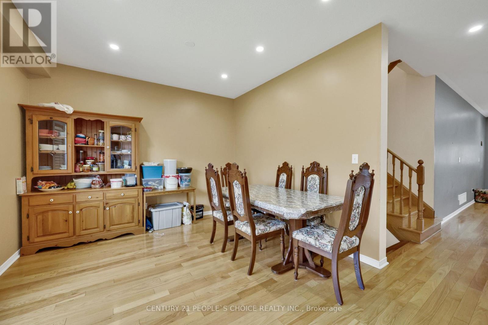Photo 14 of 46 Commodore Drive, Brampton ON