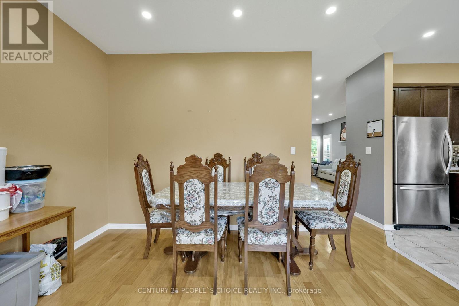Photo 19 of 46 Commodore Drive, Brampton ON