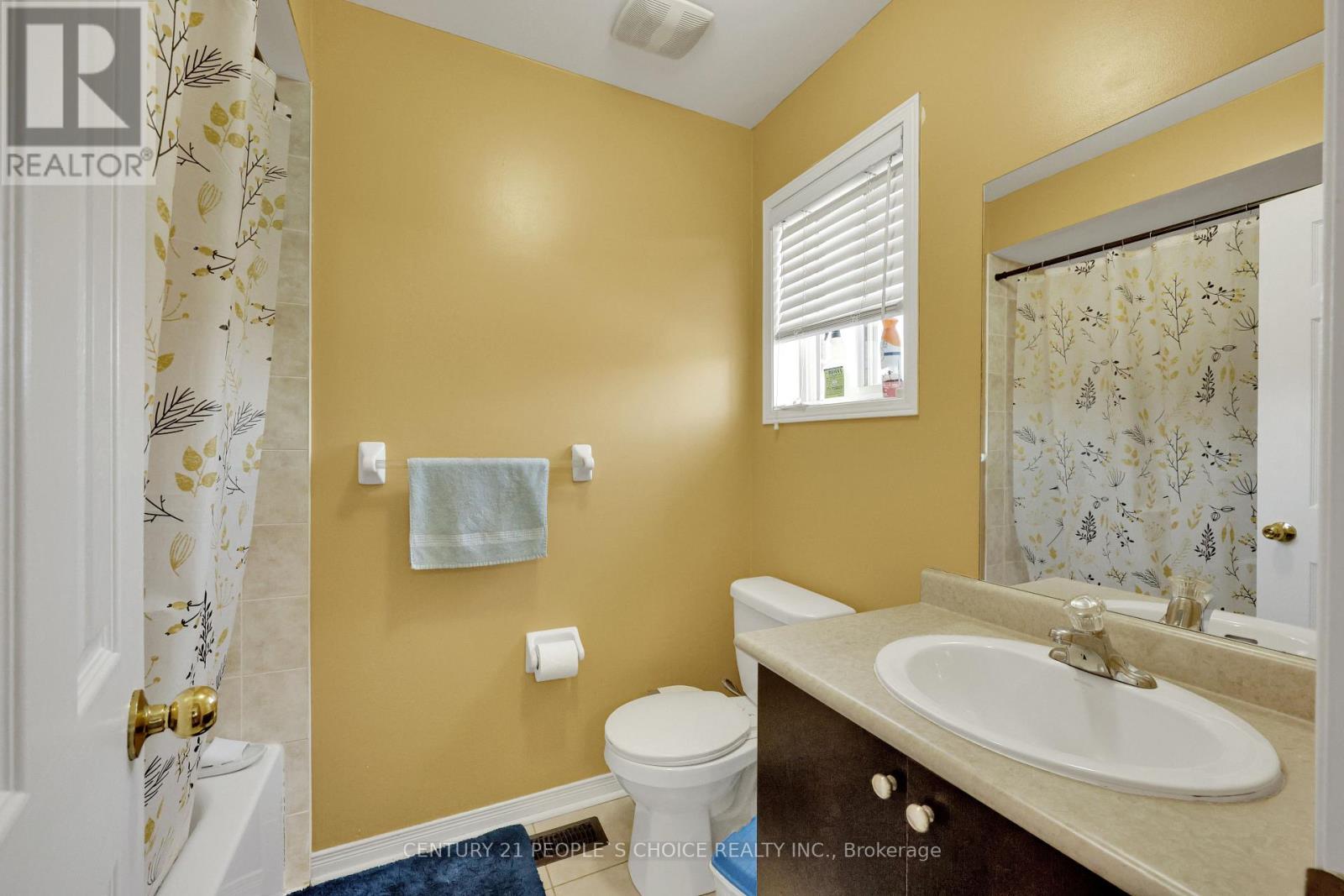 Photo 30 of 46 Commodore Drive, Brampton ON