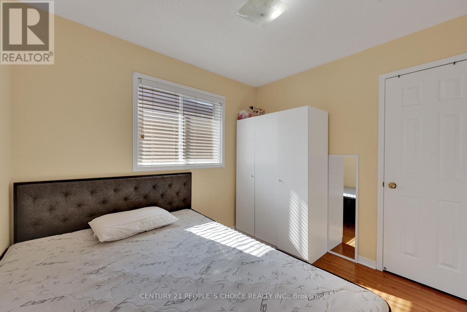 Photo 33 of 46 Commodore Drive, Brampton ON