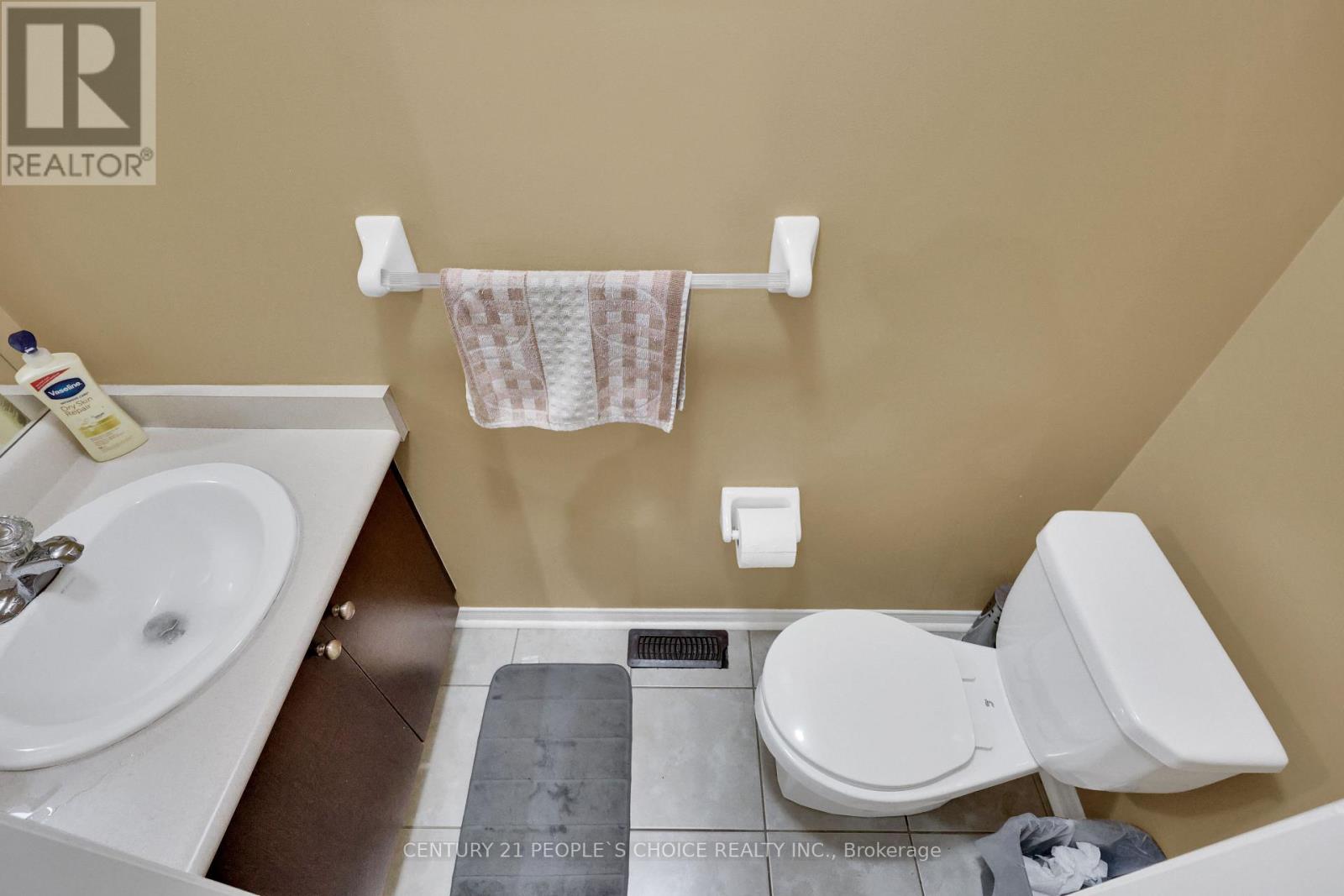 Photo 34 of 46 Commodore Drive, Brampton ON