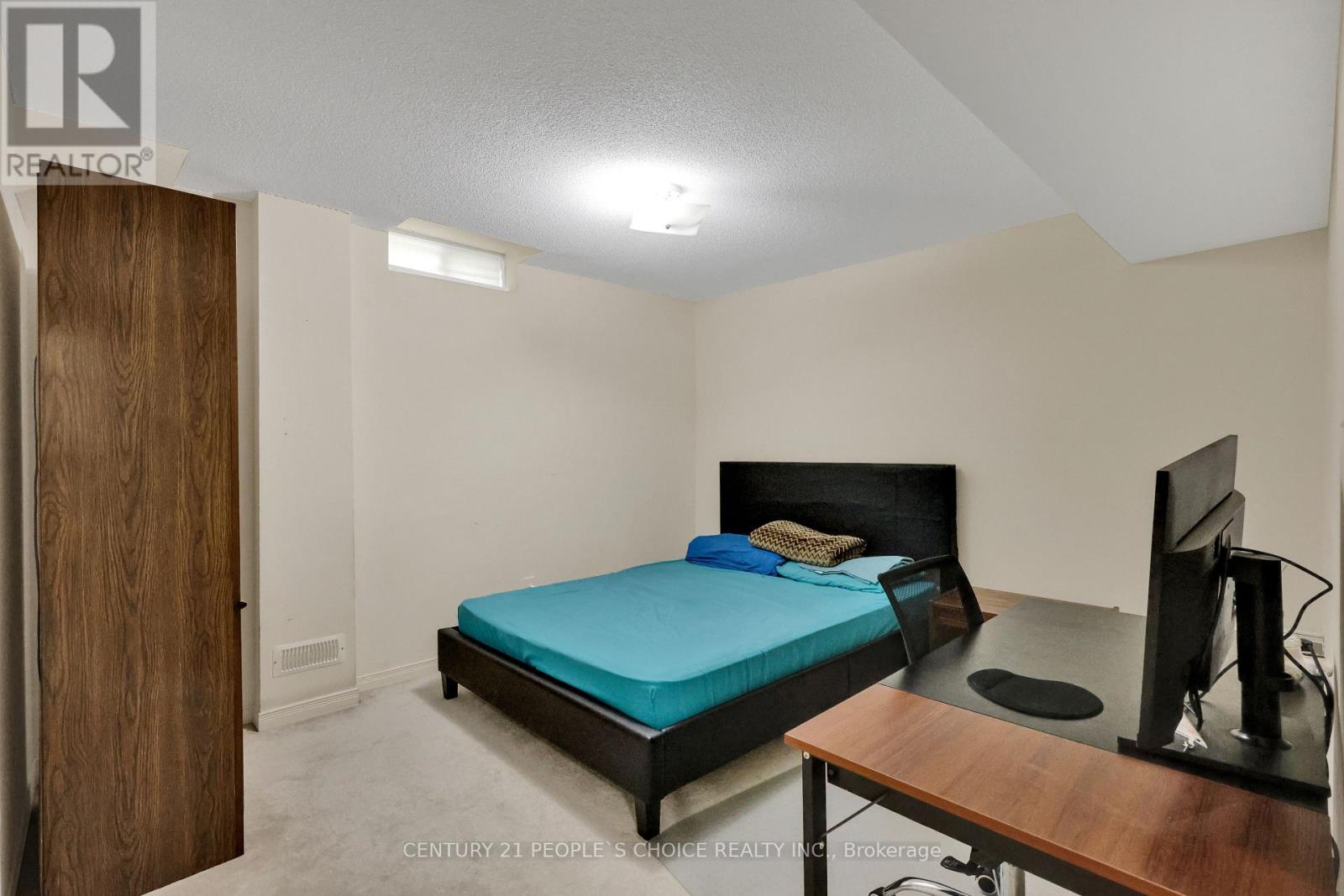 Photo 39 of 46 Commodore Drive, Brampton ON