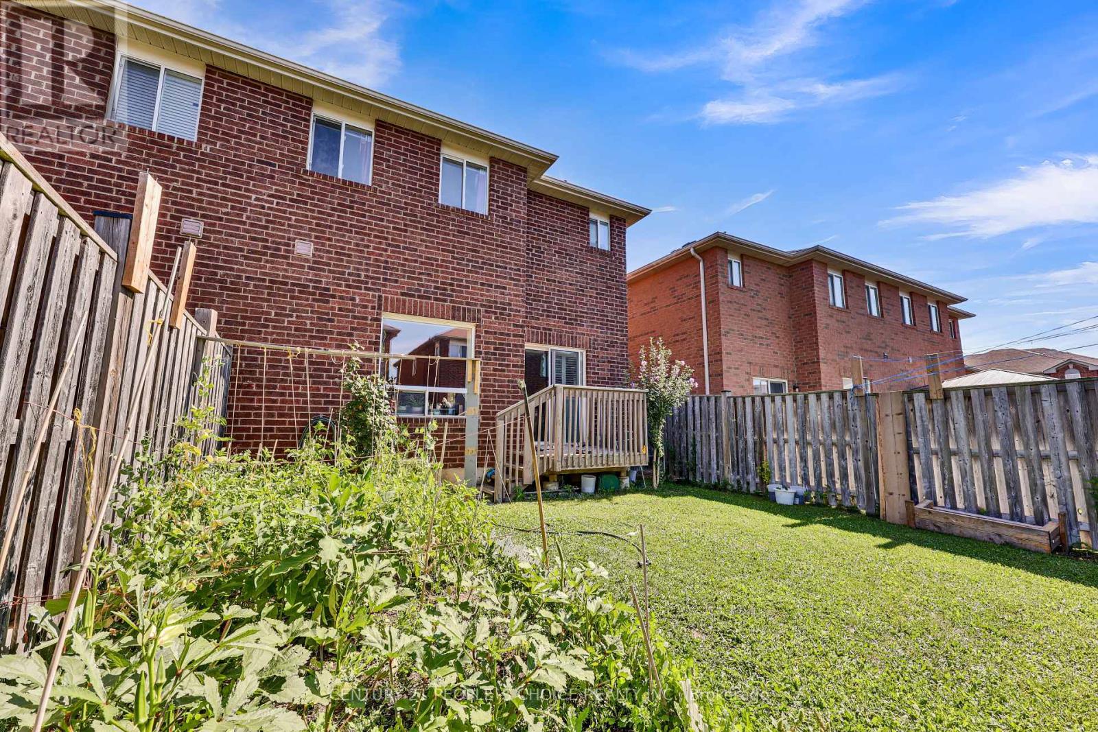 Photo 40 of 46 Commodore Drive, Brampton ON