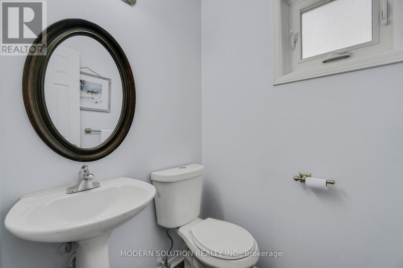 Photo 13 of 4806 Crystal Rose Drive S, Mississauga ON