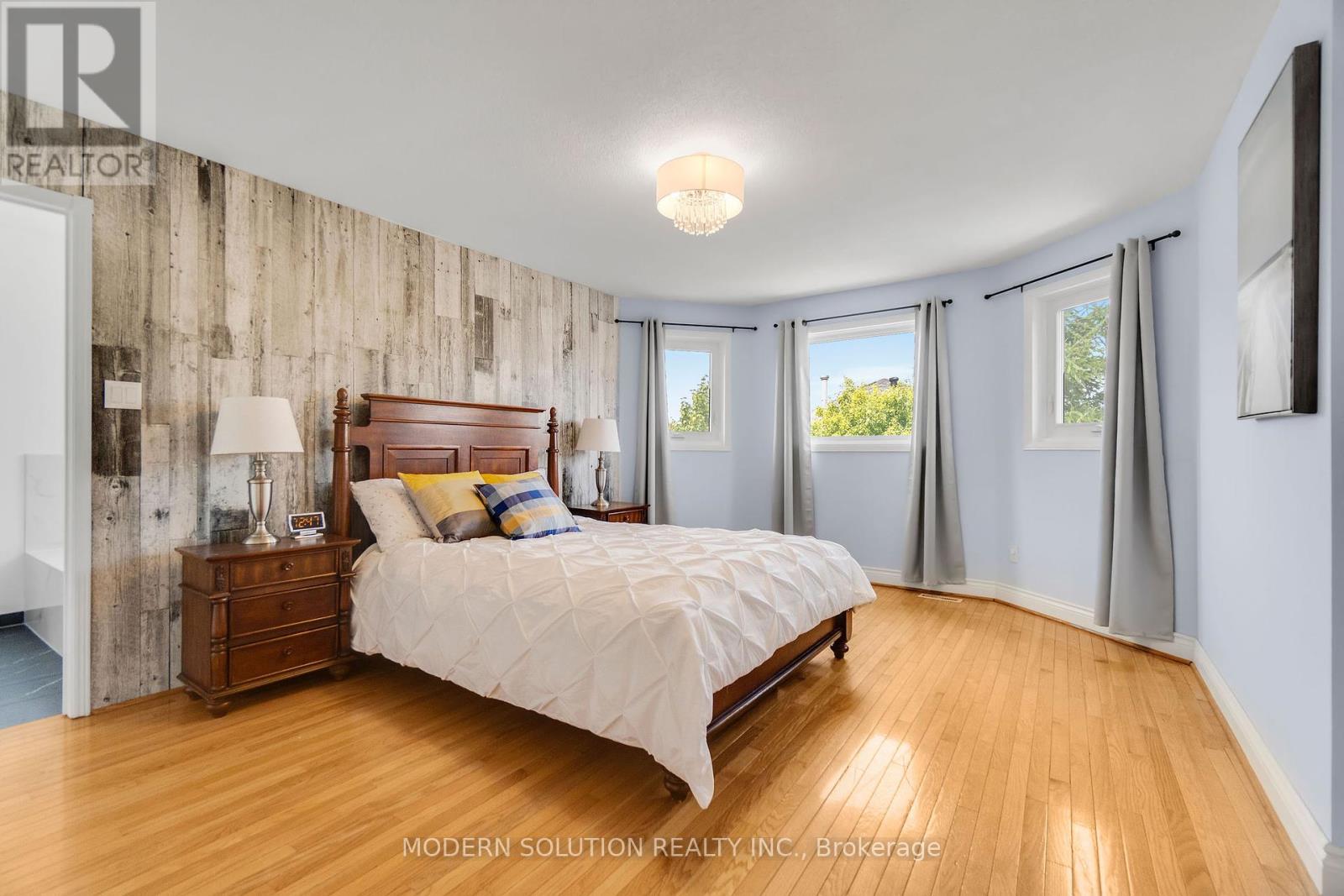 Photo 14 of 4806 Crystal Rose Drive S, Mississauga ON